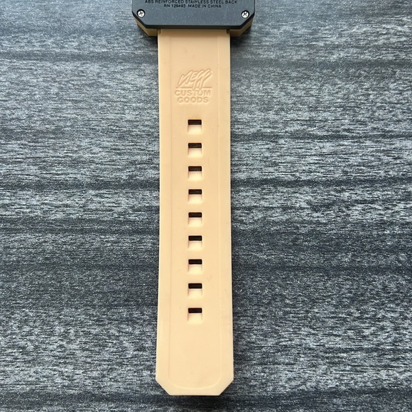 Neff Burger Watch - Picture 6 of 8